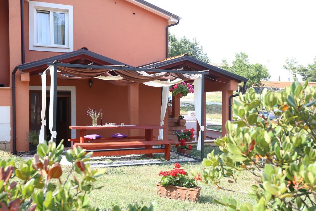 Apartments Matelici Divsici Exterior photo